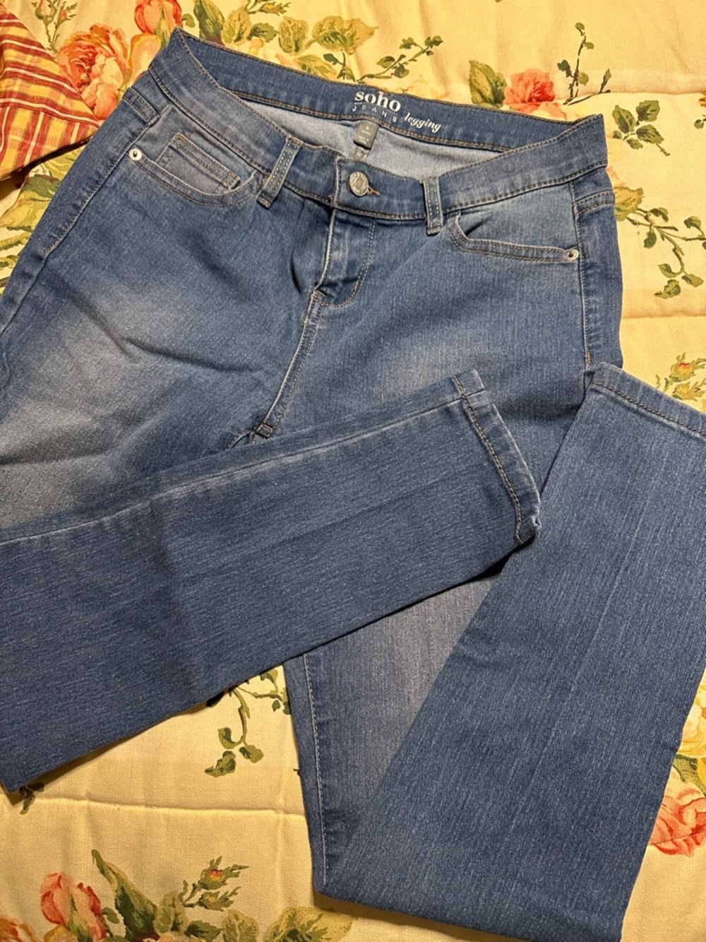 Soho Women's Skinny Jeans in Medium Blue Wash